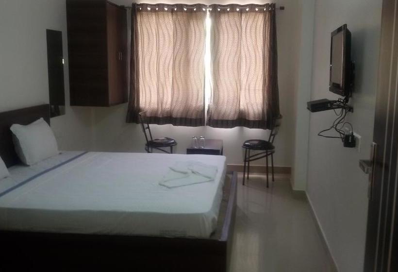 ホテル Collection O 28716 Aditya Residency