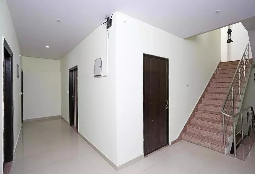 ホテル Collection O 28716 Aditya Residency