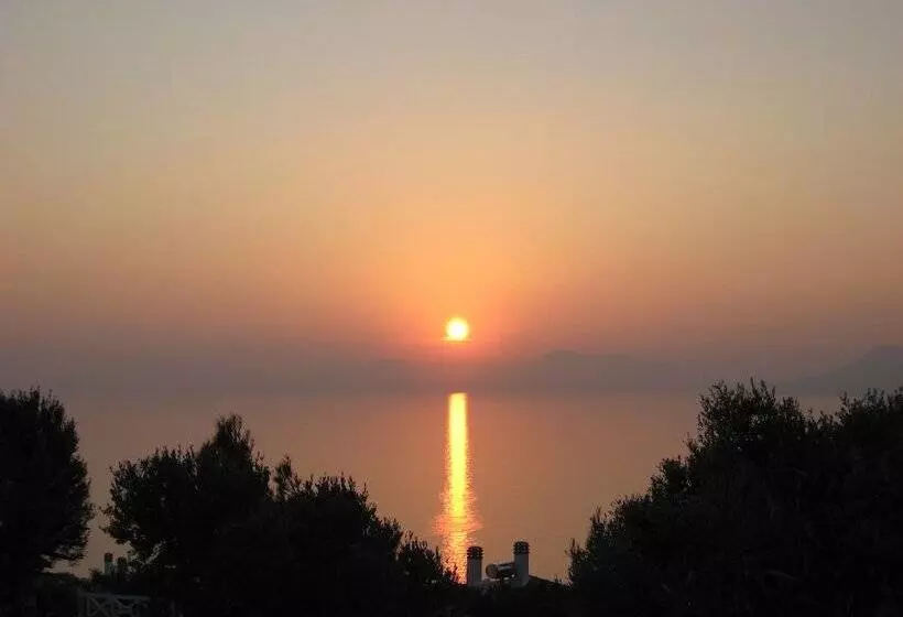 Hotelli Panorama Villas