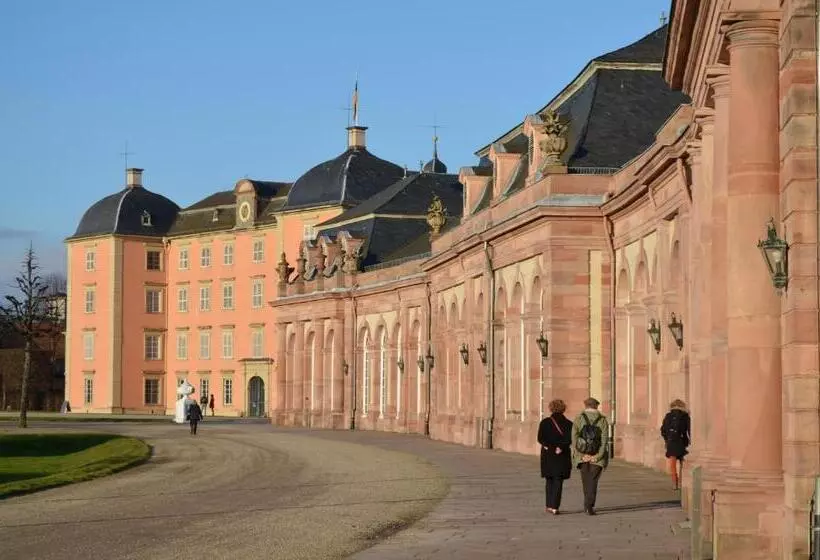 Neu Heidelberg Guesthouse & Apartments