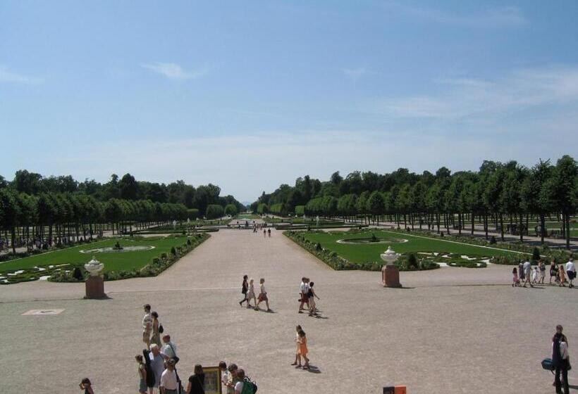 Neu Heidelberg  Guesthouse & Apartments