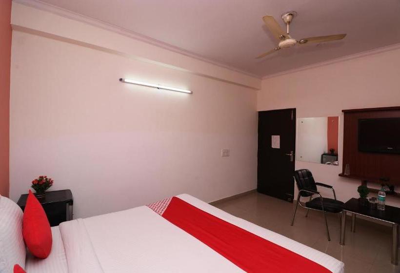 Fabhotel Kehar Palace Saket