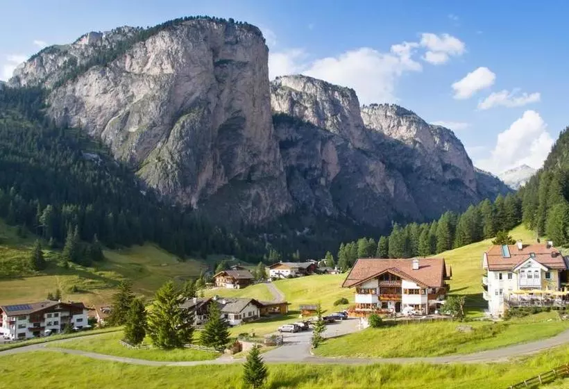 Garni Hotel Rosengarten B&b