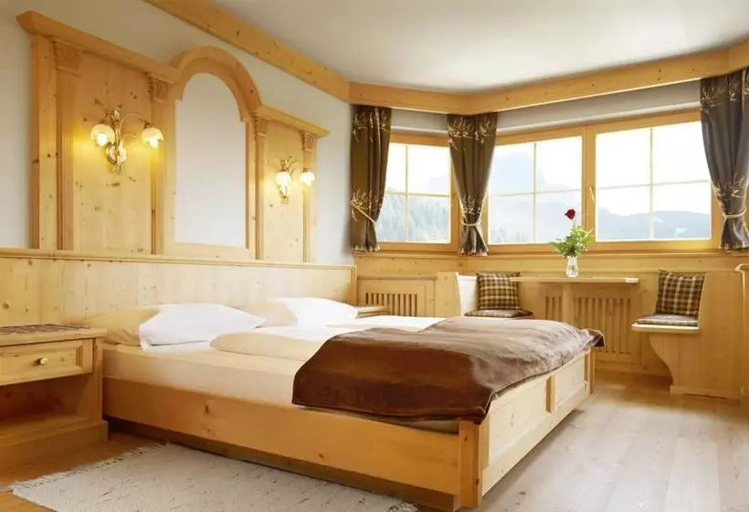 Garni Hotel Rosengarten B&b