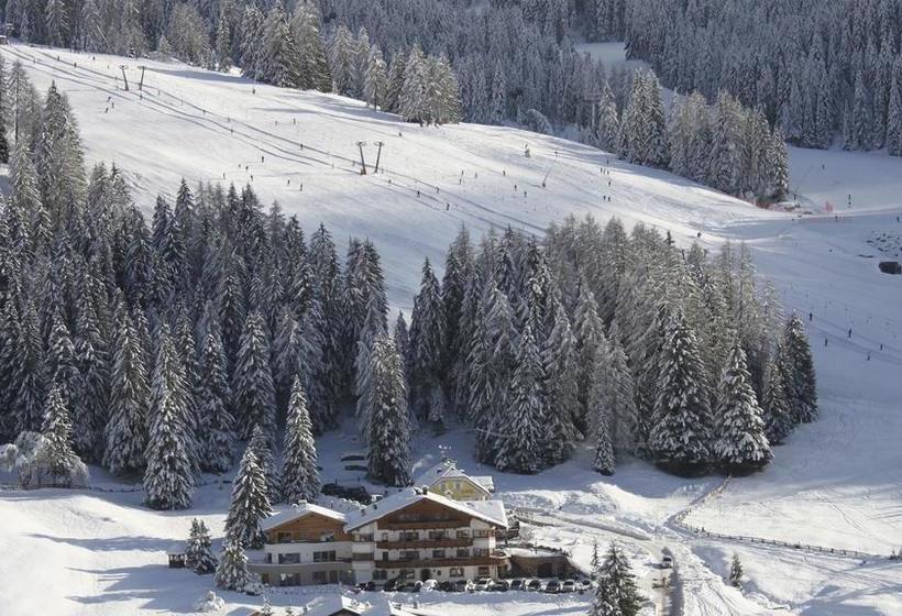 Garni Hotel Rosengarten B&b