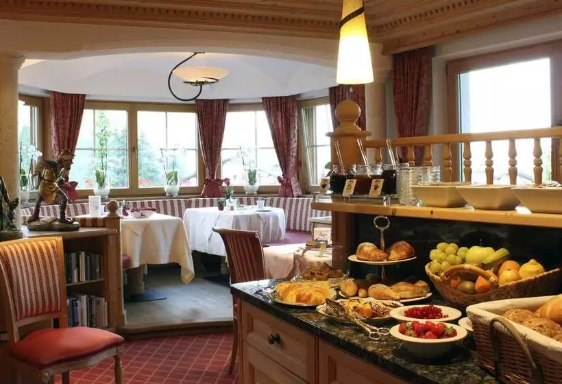 Garni Hotel Rosengarten B&b