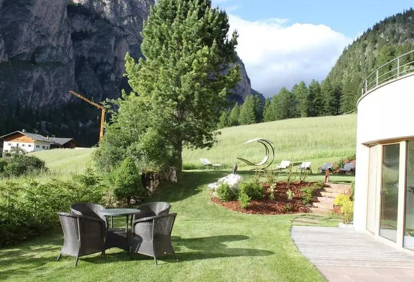 Garni Hotel Rosengarten B&b