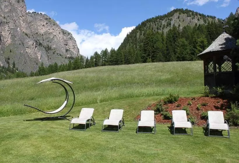 Garni Hotel Rosengarten B&b