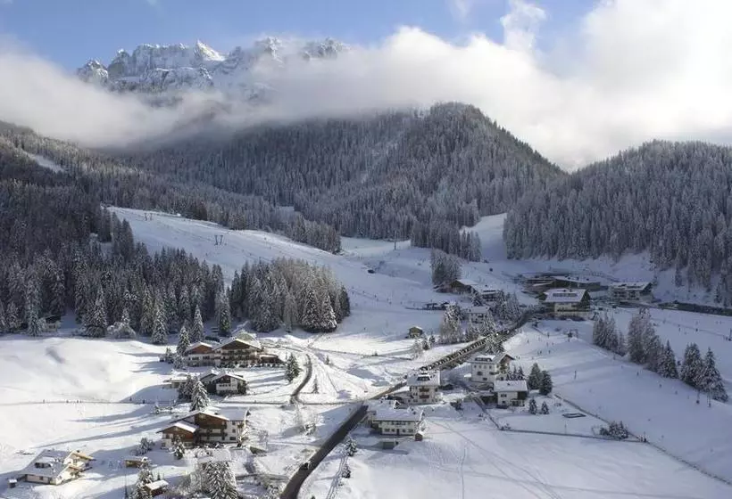 Garni Hotel Rosengarten B&b