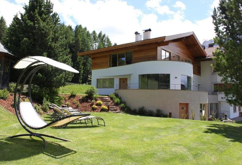 Garni Hotel Rosengarten B&b