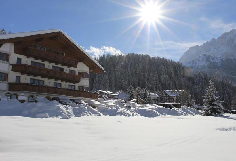 Garni Hotel Rosengarten B&b