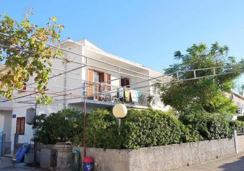 هتل Apartments Luna