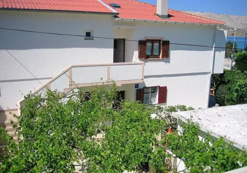 هتل Apartments Luna