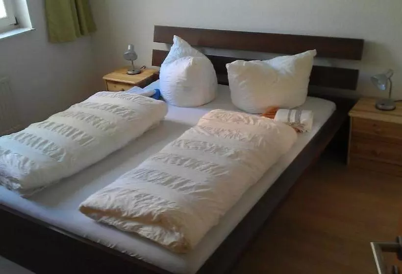 Hotelli Appartements Am Theater