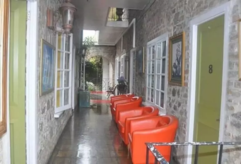 هتل Cobblestone Inn