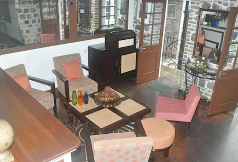 هتل Cobblestone Inn