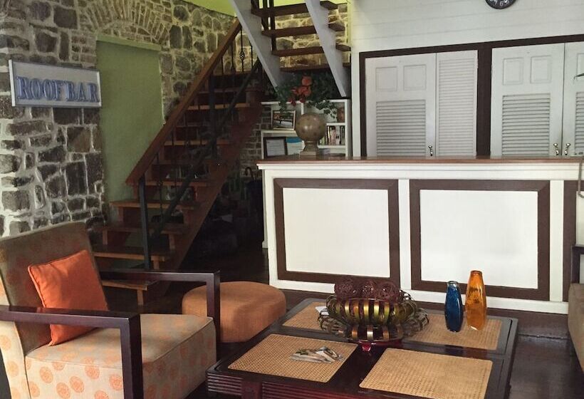 هتل Cobblestone Inn