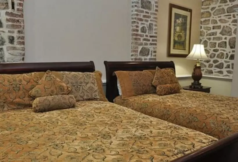 هتل Cobblestone Inn