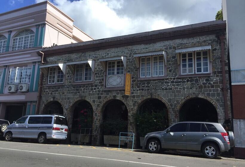 هتل Cobblestone Inn