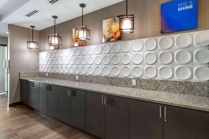 فندق Comfort Suites Fort Lauderdale Airport & Cruise Port