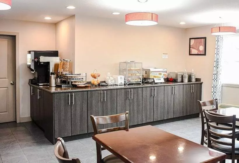 ホテル Crest Inn And Suite