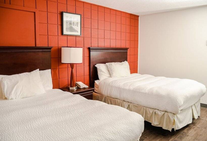 هتل Crest Inn And Suite