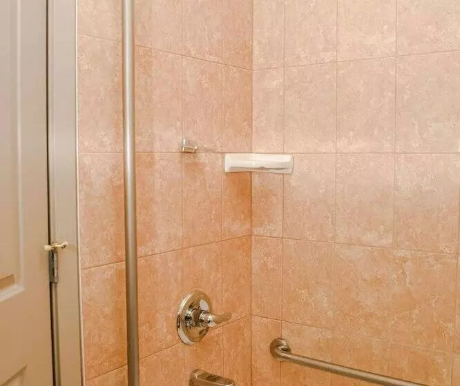 ホテル Crest Inn And Suite