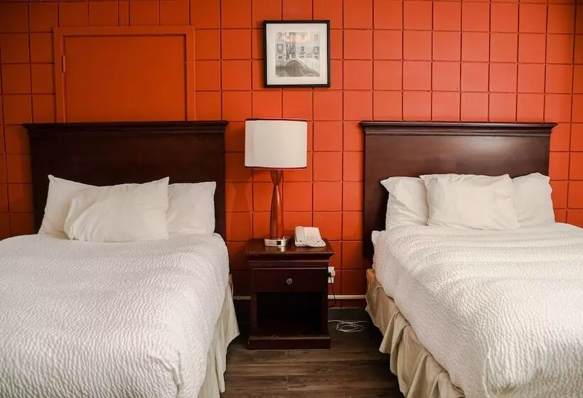 ホテル Crest Inn And Suite