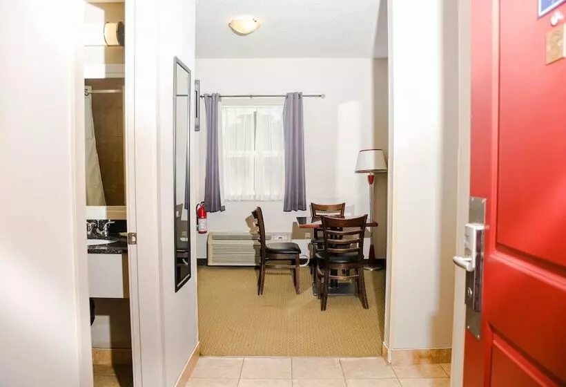 ホテル Crest Inn And Suite