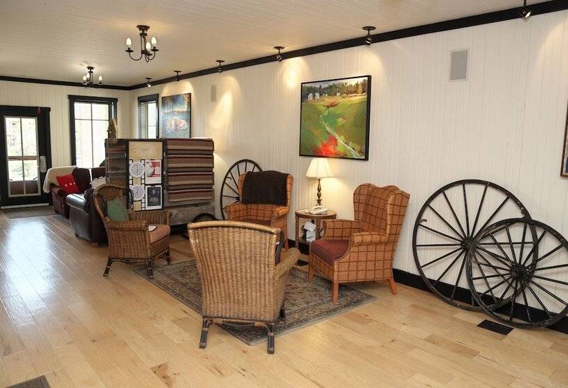 فندق Hilton Grand Vacations Club Blue Mountain Canada