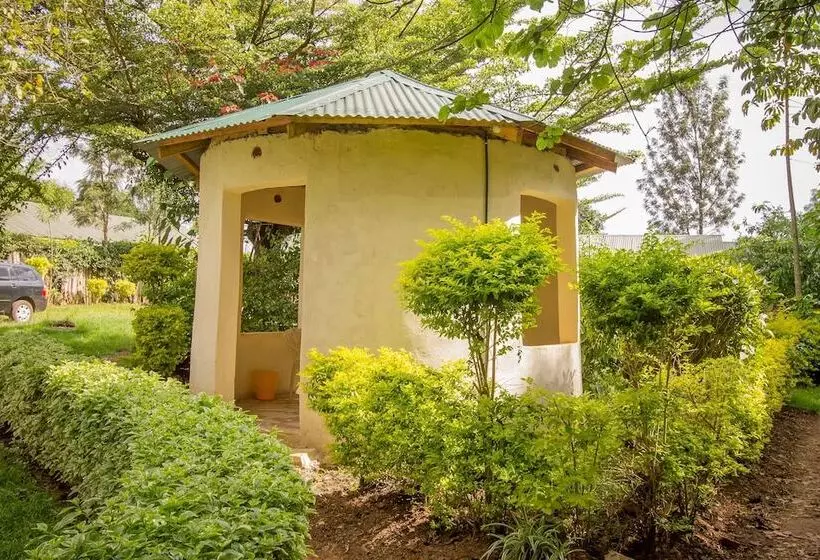 هتل Engo Airport Resort Kitale