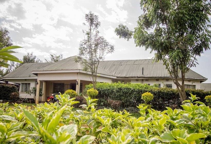 هتل Engo Airport Resort Kitale