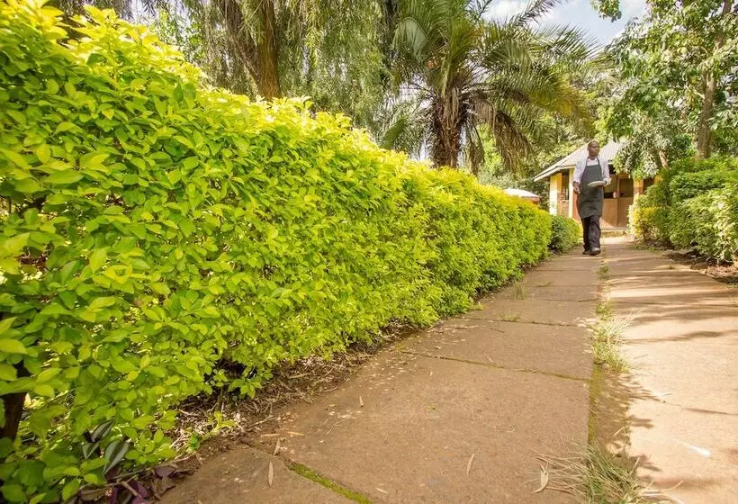 هتل Engo Airport Resort Kitale