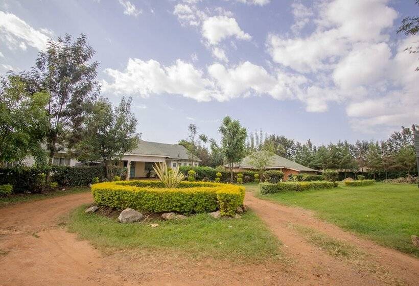 هتل Engo Airport Resort Kitale