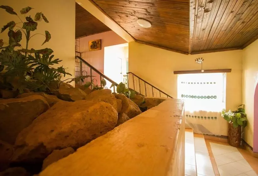 هتل Engo Airport Resort Kitale
