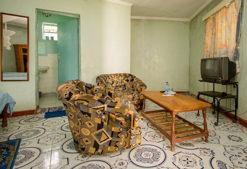 هتل Engo Airport Resort Kitale