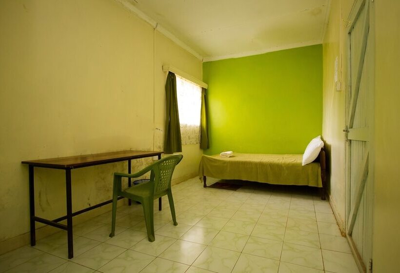 هتل Engo Airport Resort Kitale