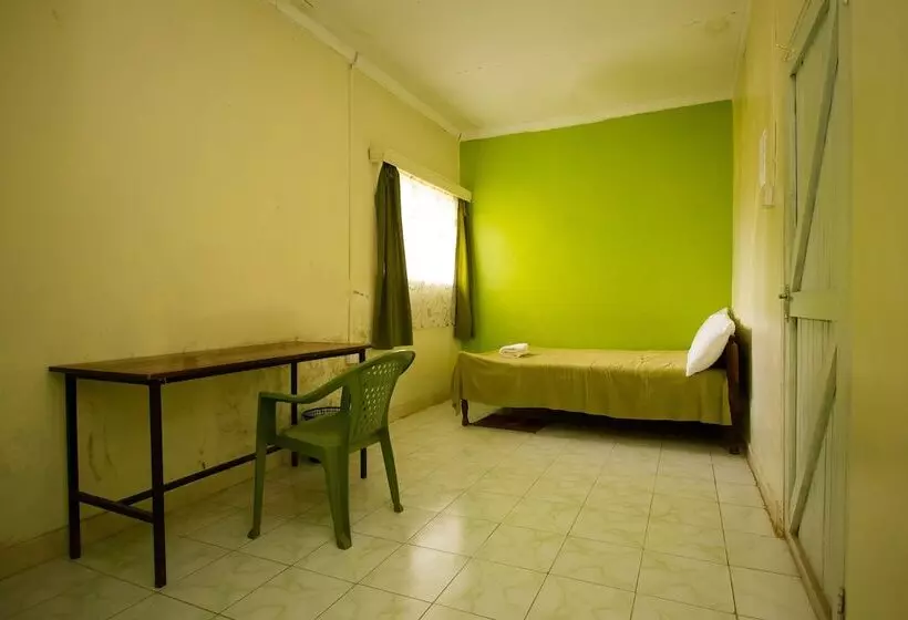 هتل Engo Airport Resort Kitale