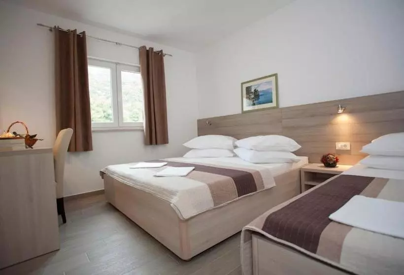 Hotel Ivando