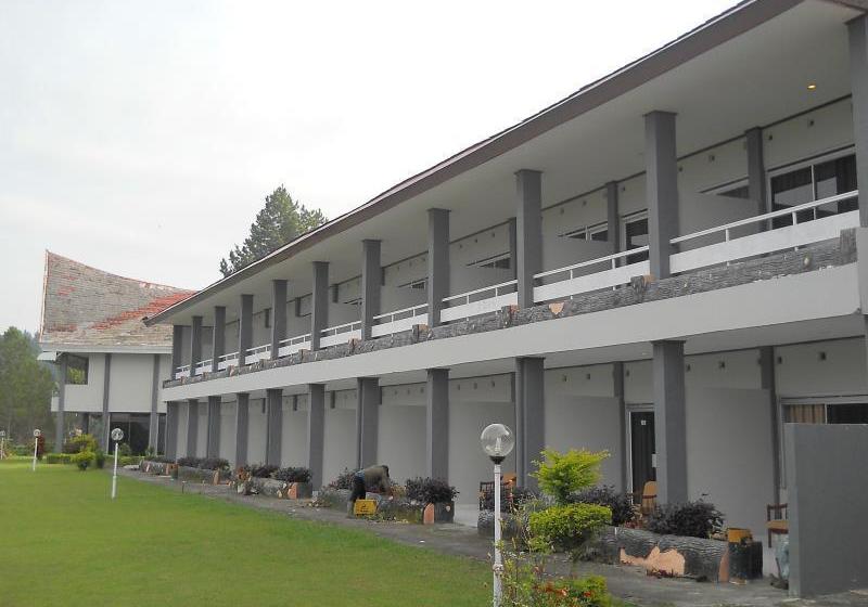 Отель Patra Parapat Lake Resort