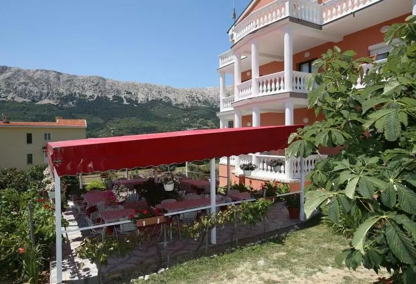 ホテル Pension Antonia