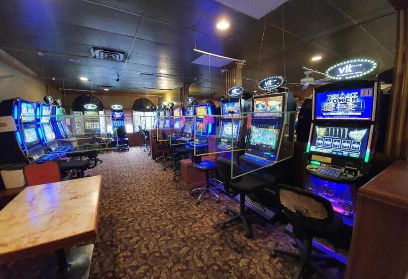 ホテル Sundre Motor Inn