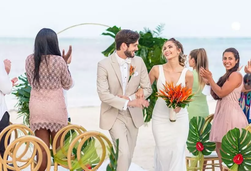 リゾートホテル Unique Club At Lopesan Costa Bávaro   All Inclusive