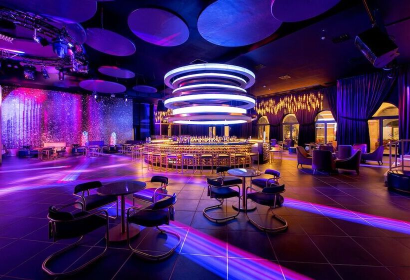 استراحتگاه Unique Club At Lopesan Costa Bávaro All Inclusive