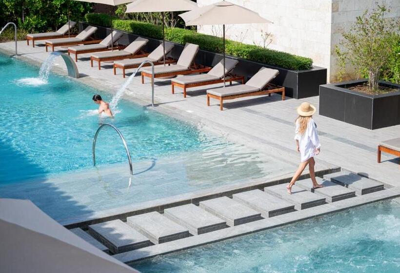 استراحتگاه Unique Club At Lopesan Costa Bávaro All Inclusive