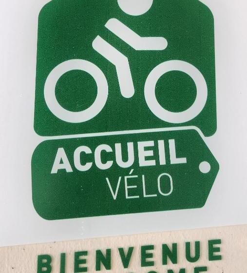 Отель Village Club Les Hyvans