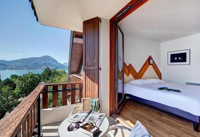 Отель Village Club Les Hyvans