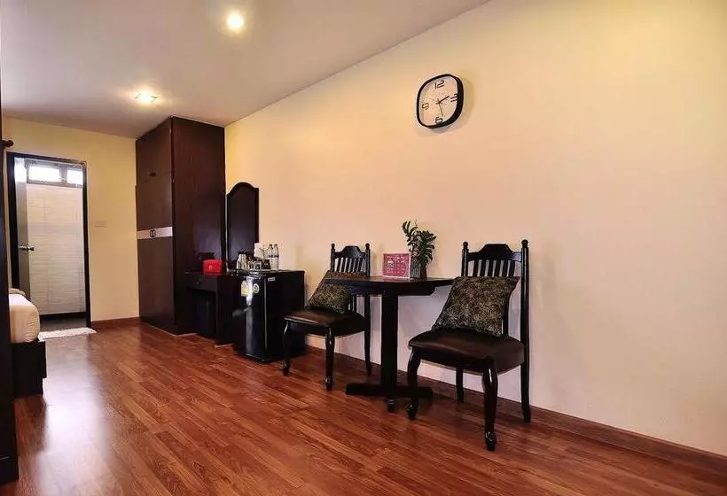 هتل Zen Rooms Boss Prakanong