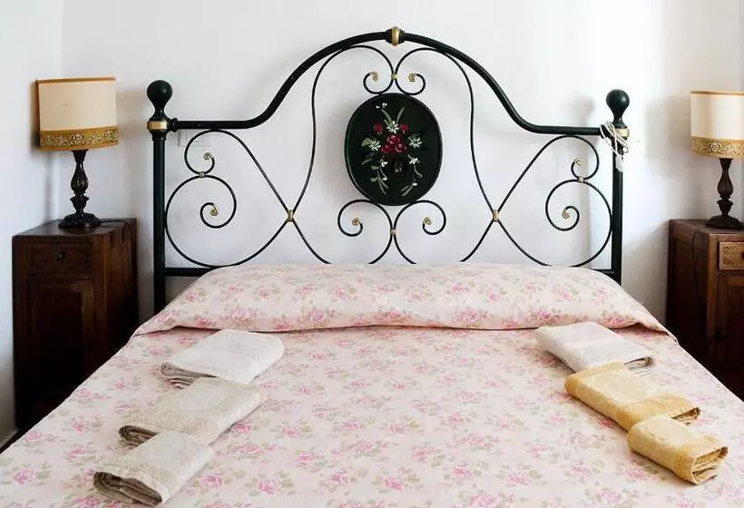 هتل Guesthouse Stazione Pisa Centro