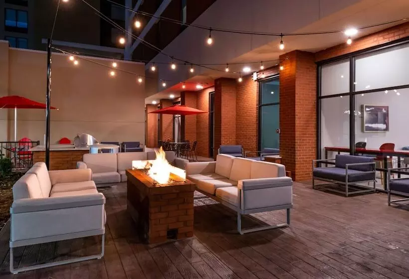 هتل Hilton Garden Inn Columbia Downtown, Sc